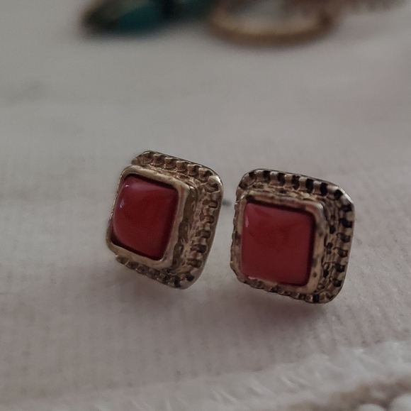 Earings - Picture 2 of 3